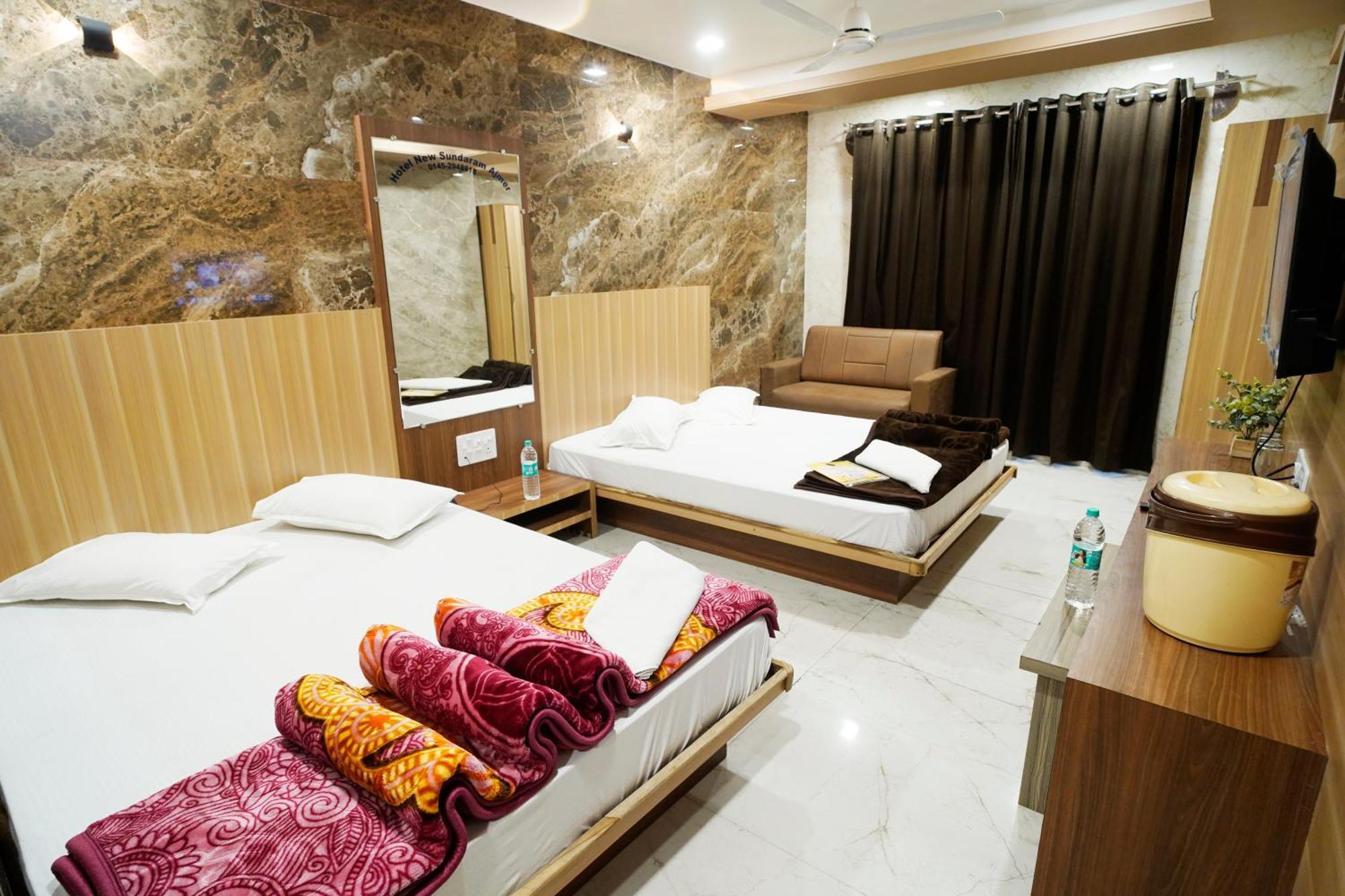 Hotel New Sundaram 150 Mtrs From Dargah Ajmer Exterior photo